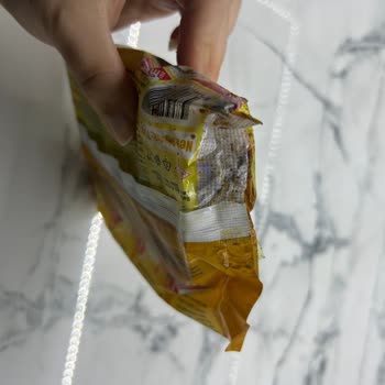 Kırık Ambalaj Ve Yağ Sızdıran İndomie Noodle Paketi Ücret İadesi Talebi