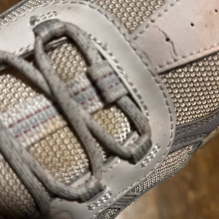 Skechers D'Lites Hiker Ayakkabısında Üretim Hatası Ve İade Reddi