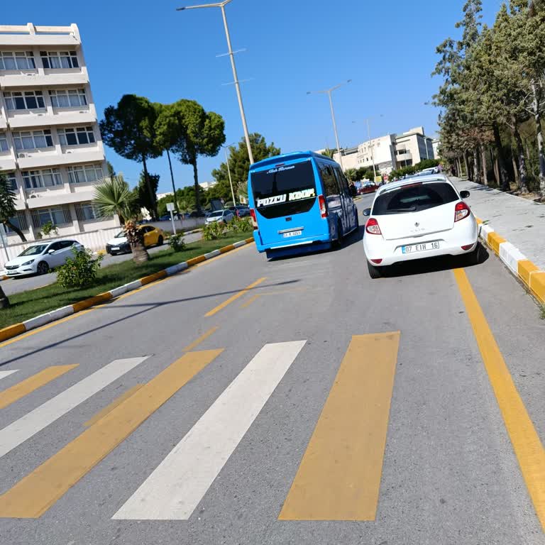 Kampüs Minibüs Şoförünün Durağa Durmaması Öğrencileri Mağdur Etti