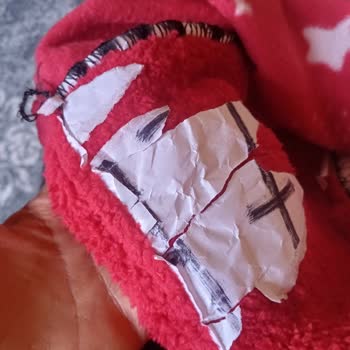Haydigiy Çocuk Pijamasında Kağıt Ve Yapışkan Kalıntısı Hijyen Endişesi Ve Değişim Talebi