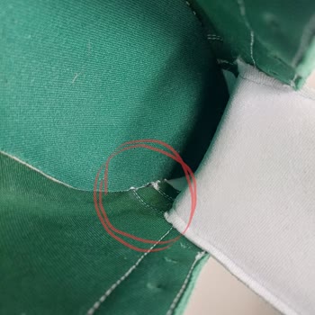 Adidas Ayakkabısındaki Rahatsız Edici Defekt Ve Yalı Spor’un Yüzeysel İncelemesi Sonrası Reddetme
