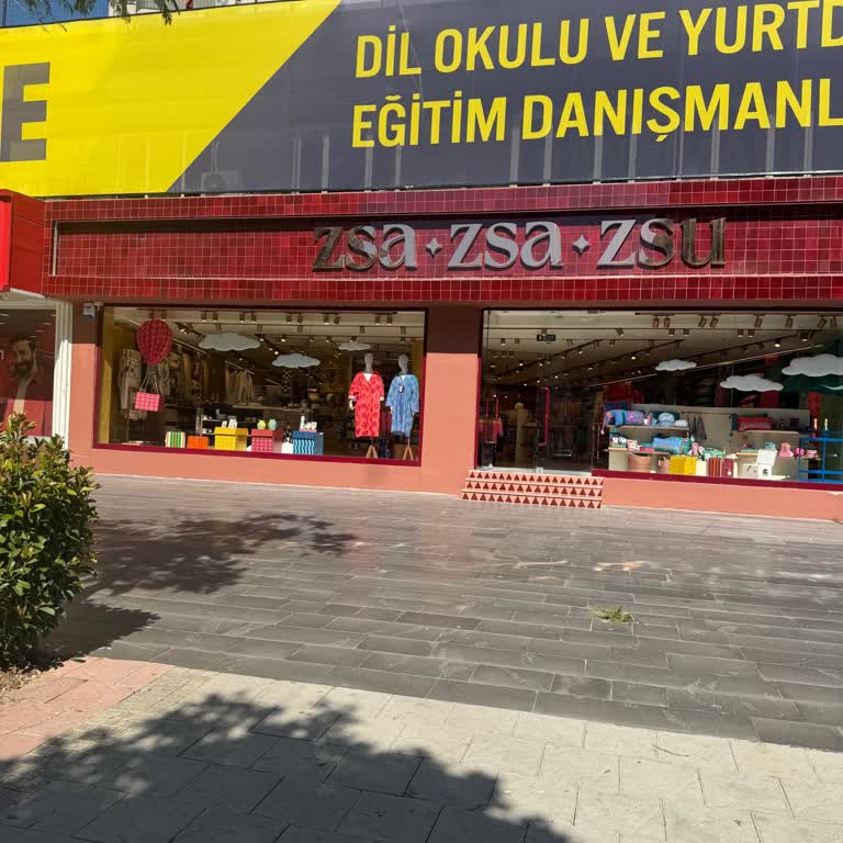 Çocuklu Alışverişte Personelin İlgisiz Ve Geçiştiren Tutumu