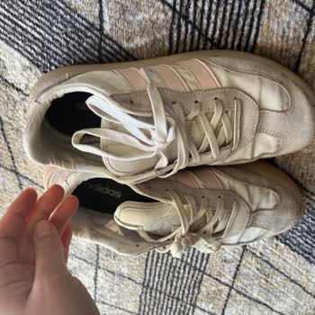 Adidas Ayakkabısında Hızlı Aşınma, FLO Değişim Talebini Reddetti