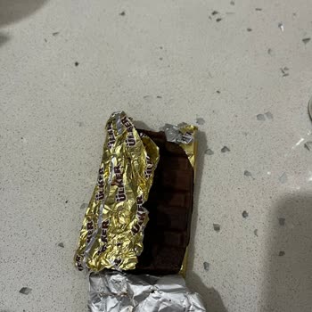 Ülker Antep Fıstıklı Kare Çikolatanın Bozulmuş Olması Ve Çocuk Güvenliği Endişesi
