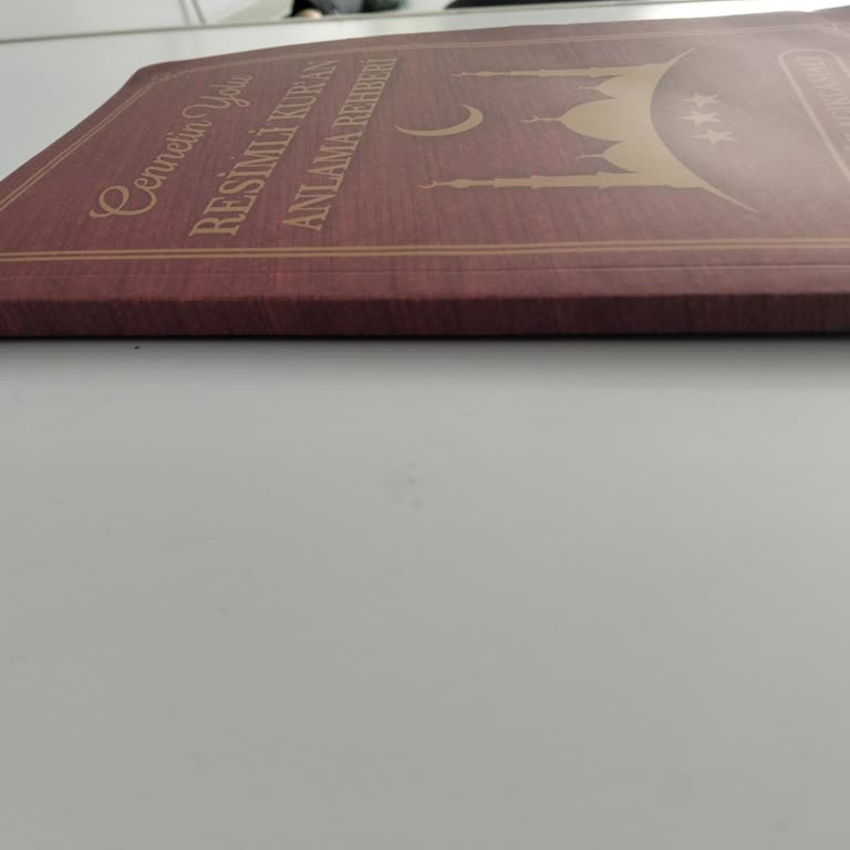 Cennetin Yolu Resimli Kuran Anlama Rehberi Kapak Tasarımı Yanıltıcı Ve İade Talebi