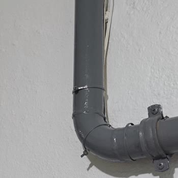 TTNET Fiber İnternet Kesintisi Ve Güvenli Olmayan Kablo Tesisatı Şikayeti
