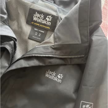 Jack Wolfskin Montu Yırtıldı, Dolap Yanlış İade Kararıyla Satıcı Mağdur