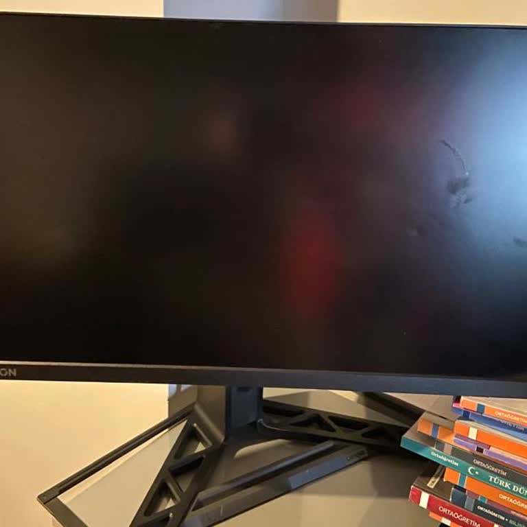 Lenovo Monitörde Ekran Paneli Ücretli Değişim Talebi Ve Yedek Parça Sorunu