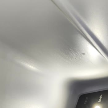 Bosch Buzdolabının İç Yüzeyindeki Yetkili Servis Çizikleri Ve Değişim Talebi