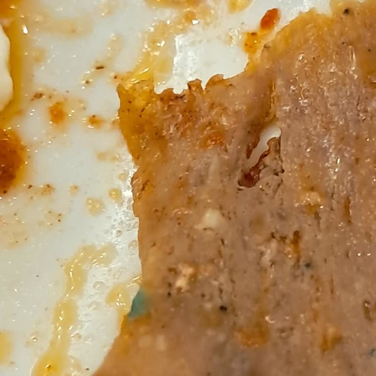 Bursa Kebap Evi'nde İskenderde Yeşil Parça: Çocuğum Neredeyse Yedi, Açıklama Talep Ediyorum