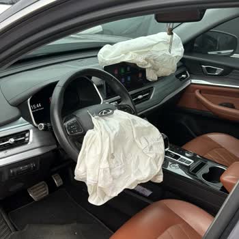 Araç Hasarı Ve Pert Talebi İçin Müşteri Temsilcisinden Yanıt Bekleniyor