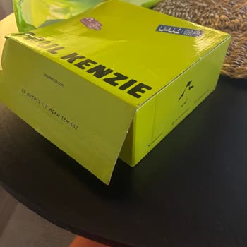 Paul Kenzie Ürünlerinde Açılmış Ve Yıpranmış Paketleme, Yoğun Zeytin Kokusu