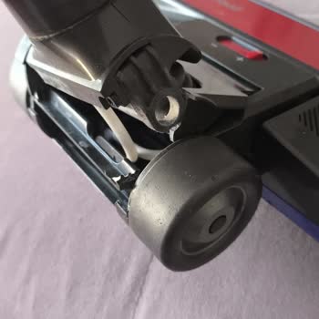 Dyson Süpürge Başlığı Kırıldı, Garanti Kapsamında Ücretsiz Değişim Talebi