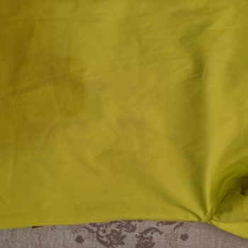 Gardrops'tan Yanıltıcı Beden Bilgisi Ve Lekeli Yağmurluk İadesi