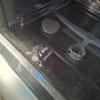 Profilo Bulaşık Makinesinde Çözülmeyen Buğulu Ve Çizik Bardak Sorunu Ve Kireçlenme