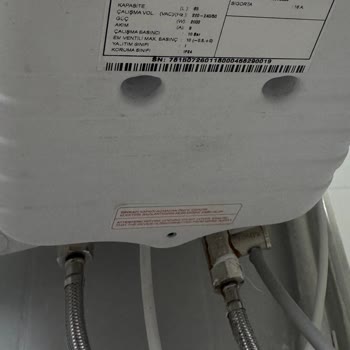 Regal Termosifon Sürekli Su Sızdırıyor Ve Güvenliğimi Tehlikeye Atıyor
