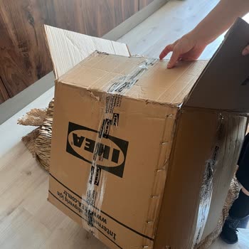 IKEA Siparişindeki Kırık Tabaklar Seti Kullanılamaz Hale Getirdi