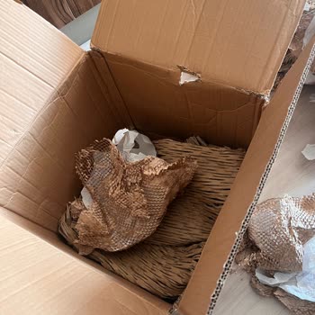 IKEA Siparişindeki Kırık Tabaklar Seti Kullanılamaz Hale Getirdi