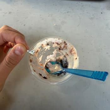 Vadi İstanbul AVM Burger King Suflesinde Alüminyum Parça Çıktı