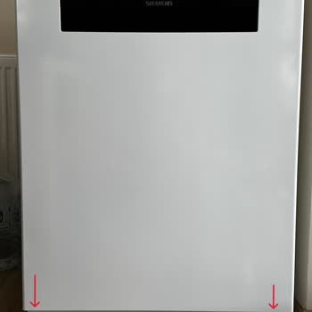 Siemens IQ500 Bulaşık Makinesinde Yamuk Kapak Ve Değişim Talebi