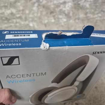 Sennheiser Accentum Kulaklıkta Hasarlı Kutu Ve Kirli Teslimat, Sıfır Kapalı Kutu Değişim Talebi