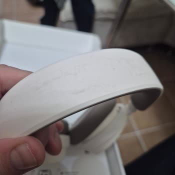 Sennheiser Accentum Kulaklıkta Hasarlı Kutu Ve Kirli Teslimat, Sıfır Kapalı Kutu Değişim Talebi