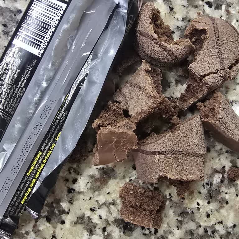 Eti Browni Intense Ürünün Sert Ve Lekeli Olması Hijyen Endişesi Yaratıyor