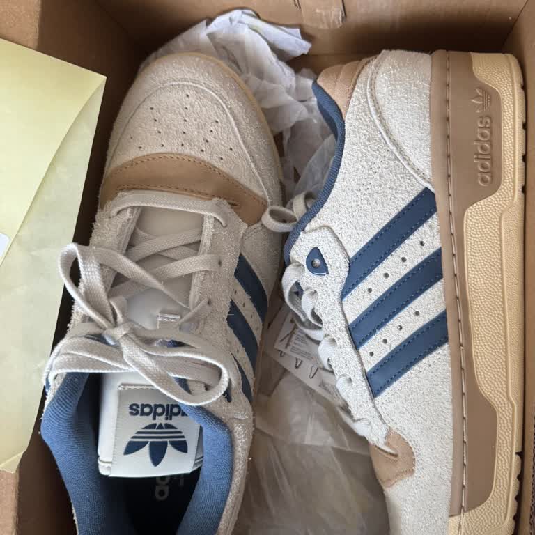 Yanlış Model Ve Numara Gönderilen Siparişe Hemen Doğru Adidas Samba Ayakkabı Gönderimi Talebi