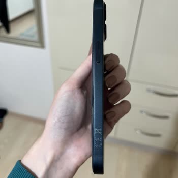 Apple İphone 13 Batarya Şişmesi Ve Ekran Ayrılması