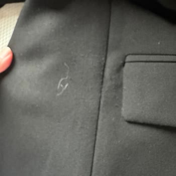 Zara Akbatı Mağazasında Giyilmiş Ve Ter Kokulu Blazer Ceketin İadesi Ve Değişim Talebi