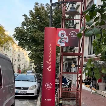 Arçelik’in Yaya Kaldırımlarını Reklam Panolarıyla İşgal Etmesi
