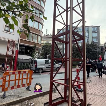 Arçelik’in Yaya Kaldırımlarını Reklam Panolarıyla İşgal Etmesi
