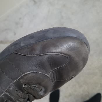 Camper Deri Ayakkabıda Bölgesel Renk Solması Ve Geri Ödeme Talebi