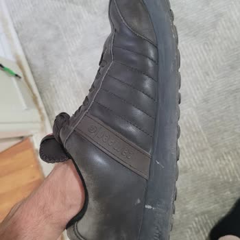 Camper Deri Ayakkabıda Bölgesel Renk Solması Ve Geri Ödeme Talebi