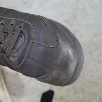 Camper Deri Ayakkabıda Bölgesel Renk Solması Ve Geri Ödeme Talebi