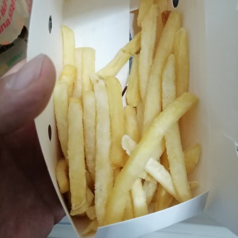 Yemeksepeti'nden Burger King Siparişlerinde Az Patates Ve Eksik Sos Şikayeti