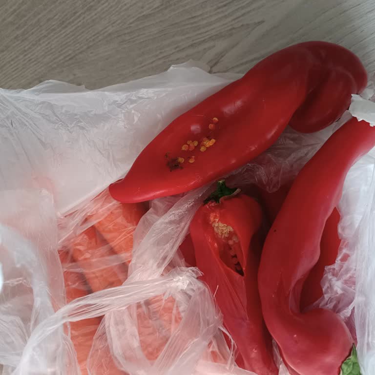 Migros Hemen Kapya Biberlerde Çürüklük Ve Düşük Kalite