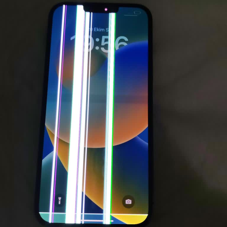 İPhone 13 Pro Max Kamera Değişimi Sonrası Servisin Oluşturduğu Ekran Hasarı İçin Ek Ücret İtirazı