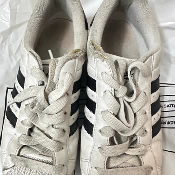 Adidas Ayakkabının Boğaz Kısmında 1 Ayda Yırtılma Ve Ürün Değişimi Talebi