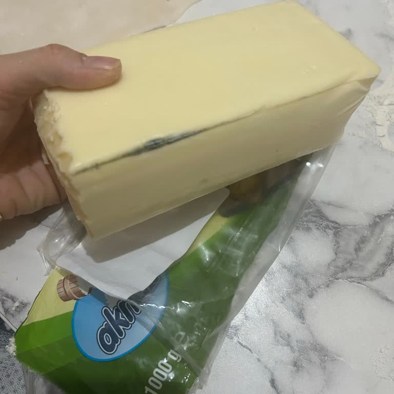 BİM'den Alınan Aknaz Tost Peynirinde Küflenme Şikayeti