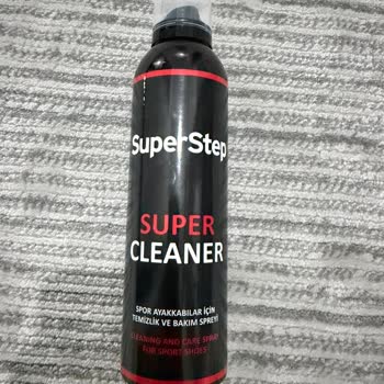 SuperStep Temizleme Spreyi Yanıltıcı Etiket Nedeniyle Skechers Ayakkabısını Eritti, Destek Yok