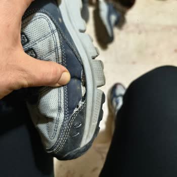 Skechers Ayakkabısında Açılma Ve Koku Problemi: Üretim Hatası İddiaları Reddedildi, Değişim Ve İade Talebi