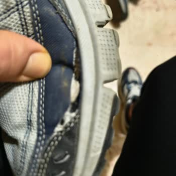 Skechers Summits AT Shoes Develop Bad Smell and Tear Within Months