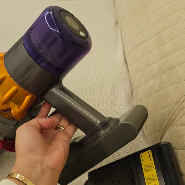 Dyson V15 Detect Absolute Stops Charging and Damages Working Batteries