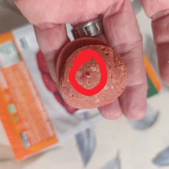 BİM Banvit Sucukta Şüpheli Renklendirici Boya Görüldü