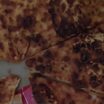Terra Pizza Taş Gibi Ve Soğuk, Yenilmez Halde Gelen Pizza