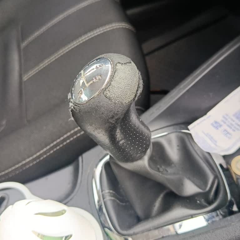 Renault Yetkili Servisinde Cam Değişimi Sonrası Vites Topuzunun Aşınması Ve Sorumluluk Reddi