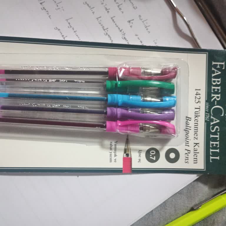 Faber-Castell Renkli Kalem Setinde Yeşil Kalemin Mürekkep Haznesi Eksik
