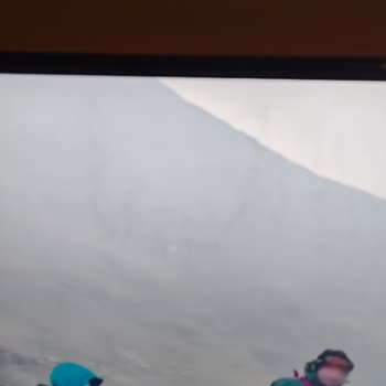 Vestel 50 İnç Akıllı Televizyon Ekran Lekeleri Ücretsiz Onarım Talebi