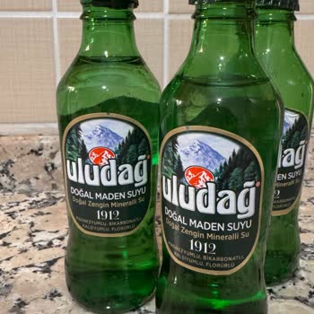 Uludağ Doğal Maden Suyu Cam Şişelerinde Deterjan Tadında Ve Sağlık Endişesi